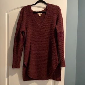 Maroon sweater